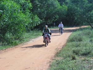 Ellen auf Motorrad